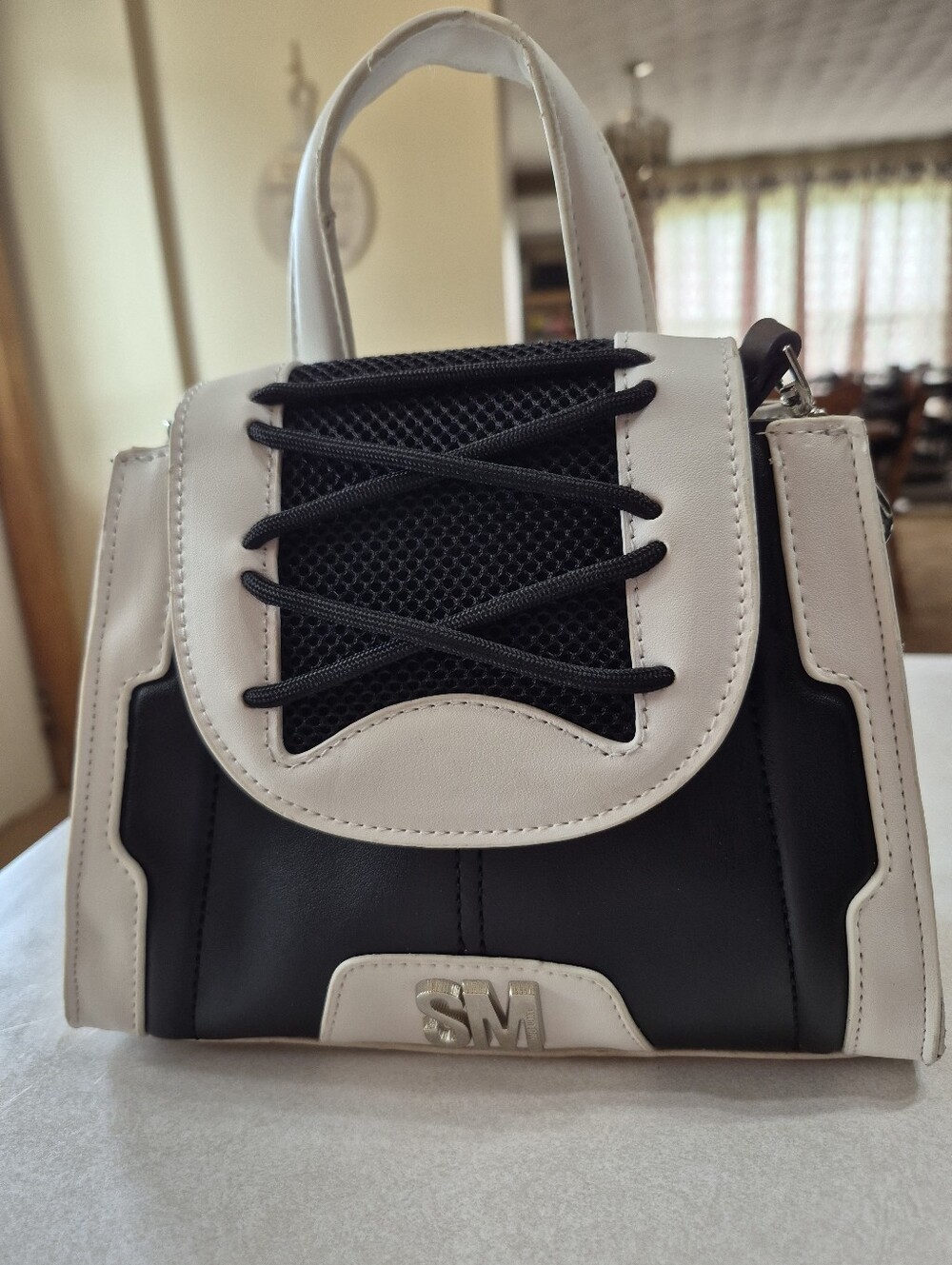 Steve MaddenContrast Black and White Women's Top-Handle Bag